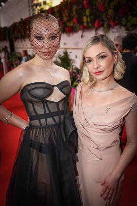 Verleihung DEUTSCHER FILMPREIS 2025 in Berlin Helena Zengel und Emma Drogunova Emma Nova auf dem Roten Teppich bei der Verleihung der Lola - Deutscher Filmpreis 2025 im Theater am Potsdamer Platz in Berlin Datum: 10.05.2025 Copyright: xEventpressx