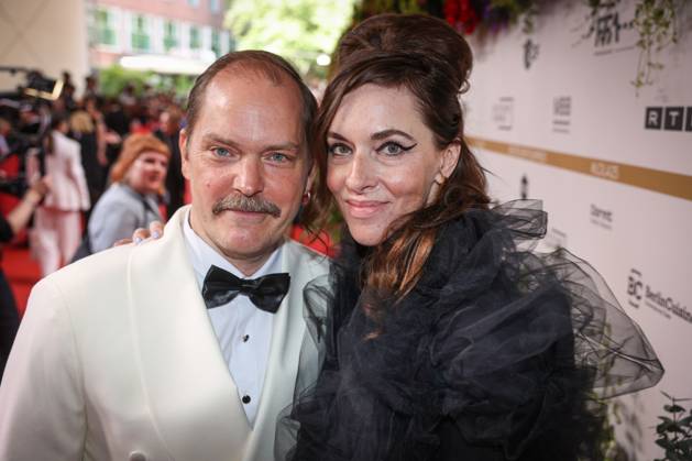 Verleihung DEUTSCHER FILMPREIS 2025 in Berlin Godehard Giese und Kim Riedle auf dem Roten Teppich bei der Verleihung der Lola - Deutscher Filmpreis 2025 im Theater am Potsdamer Platz in Berlin Datum: 10.05.2025 Copyright: xEventpressx