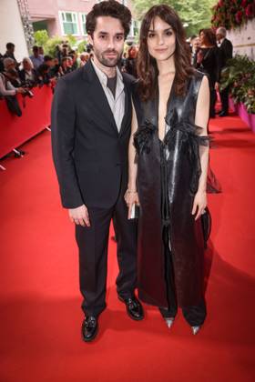 Verleihung DEUTSCHER FILMPREIS 2025 in Berlin Luise Befort mit Bruder Maximilian Befort auf dem Roten Teppich bei der Verleihung der Lola - Deutscher Filmpreis 2025 im Theater am Potsdamer Platz in Berlin Datum: 10.05.2025 Copyright: xEventpressx