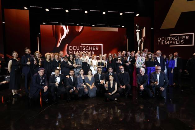Gruppenbild mit den Preistraegern um Leonie Benensch und Liv Lisa Fries bei der Deutscher Filmpreis Verleihung am 9.05.2025 in Berlin Deutscher Filmpreis 2025 in Berlin - Gewinner bei der Aftershowparty