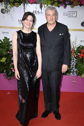 Martina Gedeck und Markus Imboden bei der 75. Verleihung des Deutschen Filmpreises 2025 im Theater am Potsdamer Platz. Berlin, 09.05.2025