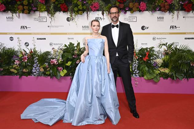 Bilder des Jahres 2025, Entertainment 05 Mai Entertainment Themen der Woche KW19 Karoline Herfurth mit Ehemann Christopher Doll bei der 75. Verleihung des Deutschen Filmpreises 2025 im Theater am Potsdamer Platz. Berlin, 09.05.2025