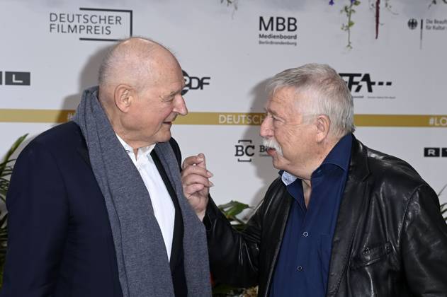 Burghart Klaußner und Wolf Biermann bei der 75. Verleihung des Deutschen Filmpreises 2025 im Theater am Potsdamer Platz. Berlin, 09.05.2025