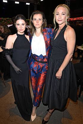 Gast, Karin Hanczewski und Lisa Maria Potthoff bei der 75. Verleihung des Deutschen Filmpreises 2025 im Theater am Potsdamer Platz. Berlin, 09.05.2025