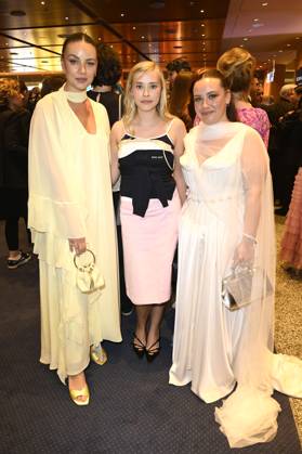 Janina Uhse, Milena Tscharntke und Dilara Aylin-Ziem bei der 75. Verleihung des Deutschen Filmpreises 2025 im Theater am Potsdamer Platz. Berlin, 09.05.2025
