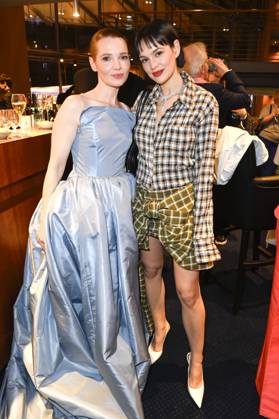 Karoline Herfurth und Emilia Schüle bei der 75. Verleihung des Deutschen Filmpreises 2025 im Theater am Potsdamer Platz. Berlin, 09.05.2025