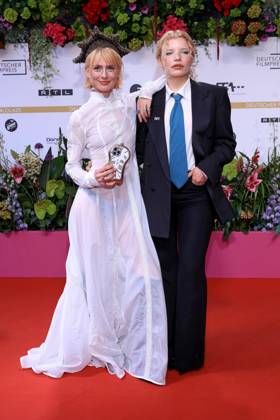 09.05.2025, Martina Gierlich und Luisa-Celine Gaffron bei der 75. Verleihung Deutscher Filmpreis, 2025, in Berlin, Roter Teppich, Berlin Deutschland, Germany