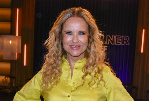 Katja Katharina Burkard deutsche Fernsehmoderatorin zu Gast in der WDR Talkshow Koelner Treff aus dem WDR, Studio Boecklemuend am 09.05.2025 in Koeln NRW Deutschland