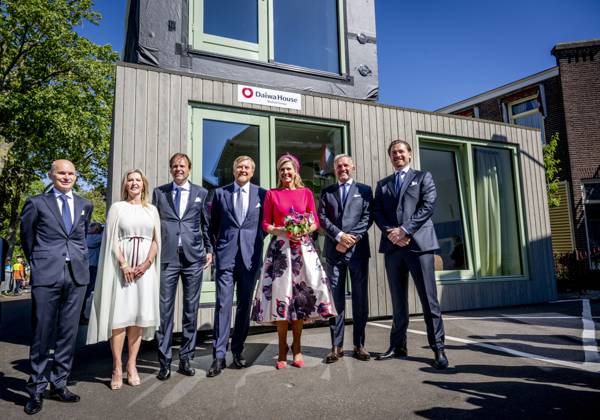 13-05-2025 Utrecht Queen Maxima and King Willem-Alexander visited the Old Town Hall from 1375, which forms a whole with the IJsselpoort Montfoort and Daiwa House a company that specialises in sustainable and fast construction solutions in Montfoort. Â Copyright: xPPEx