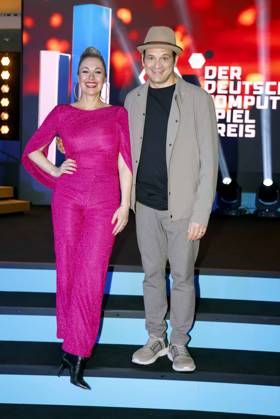 Ruth Moschner und Kaya Yanar beim Deutschen Computerspielpreis 2025.