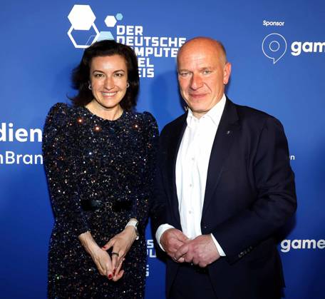 Kai Wegner, Dorothee Bär beim Deutschen Computerspielpreis 2025.