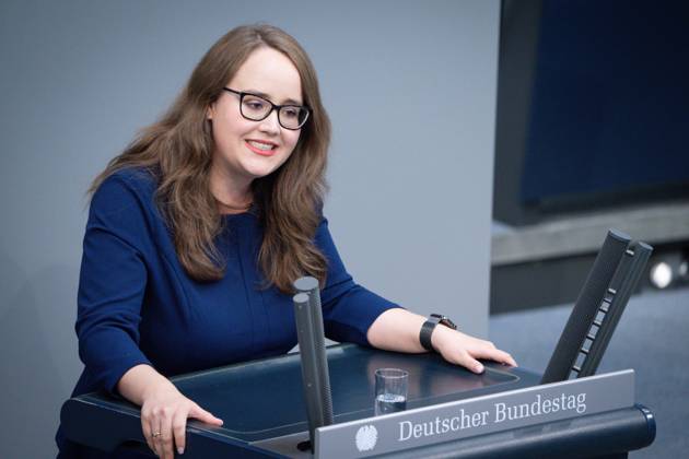 Deutscher Bundestag, 4. Plenarsitzung Ricarda Lang (Gruene) bei ihrer Rede zum Tagesordnungspunkt Arbeit und Soziales bei der 4. Sitzung des Deutschen Bundestag in Berlin, 15.05.2025 Berlin Berlin Deutschland