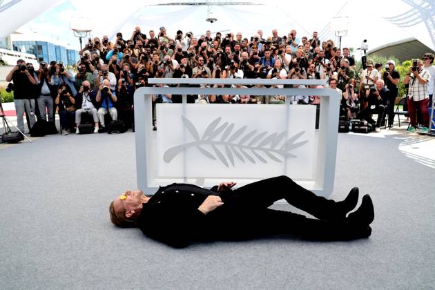 Bilder des Jahres 2025, Entertainment 05 Mai Entertainment Themen der Woche KW20 Entertainment Bilder des Tages Bono Stories Of Surrender photocall at the 78th Cannes International Film Festival Bono au photocall de Bono Stories Of Surrender lors du 78ème Festival International du Film de Cannes, au Palais des Festivals in Cannes, France, on May 17, 2025 Jacovides Moreau Bestimage Singer Bono during the Bono Stories Of Surrender photocall at the 78th annual Cannes Film Festival at Palais des Festivals in Cannes, France, on May 17, 2025 Cannes France  Copyright: xJACOVIDES-MOREAUx xBESTIMAGExJACOVIDES-MOREAUx xBESTIMAGEx