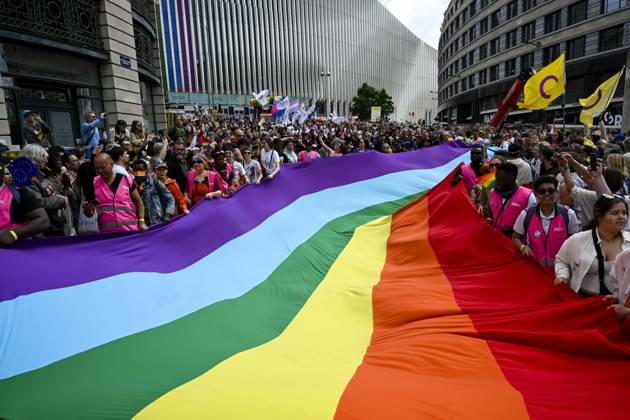 Bilder des Jahres 2025, News 05 Mai News Themen der Woche KW20 News Bilder des Tages May 17, 2025: Participants take part in the annual Pride March through the city centre of Brussels, Belgium, on Saturday, 17.05.2025. The event, part of the Brussels Pride In the Capital of Europe festival, celebrates diversity, inclusion and the rights of LGBTQIA+ people with a colourful procession, floats, music and festive atmosphere under the theme Unite, time to protect our rights. - ZUMAw80_ 20250517_faf_w80_018 Copyright: xWiktorxDabkowskix