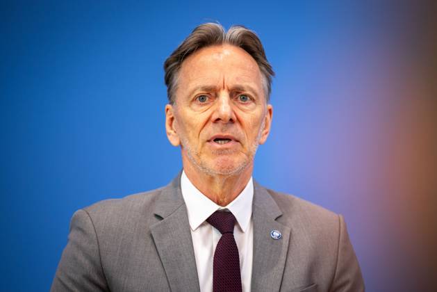 Holger Muench, Praesident des Bundeskriminalamt, stellt die Fallzahlen fuer die Politisch Motivierte Kriminalitaet (PMK) 2024 in der Bundespressekonferenz vor in Berlin, 20.05.2025. Berlin Deutschland Copyright: xJulianexSonntagx