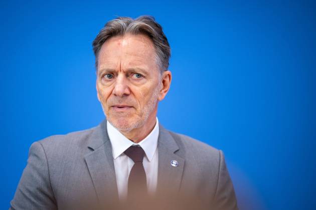 Holger Muench, Praesident des Bundeskriminalamt, stellt die Fallzahlen fuer die Politisch Motivierte Kriminalitaet (PMK) 2024 in der Bundespressekonferenz vor in Berlin, 20.05.2025. Berlin Deutschland Copyright: xJulianexSonntagx