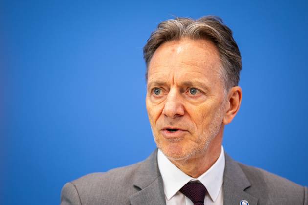 Holger Muench, Praesident des Bundeskriminalamt, stellt die Fallzahlen fuer die Politisch Motivierte Kriminalitaet (PMK) 2024 in der Bundespressekonferenz vor in Berlin, 20.05.2025. Berlin Deutschland Copyright: xJulianexSonntagx