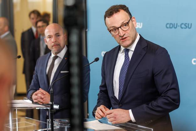 Statement vor den Fraktionssitzung der CDU CSU Jens Spahn, Fraktionsvorsitzender der CDU CSU und Alexander Hoffmann im Bundestag, spricht während eines Statement vor der Fraktionssitzung am 20.05.25 in Berlin. Berlin Berlin Deutschland Reichstag