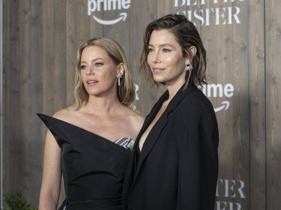 Bilder des Jahres 2025, Entertainment 05 Mai Entertainment Themen der Woche KW21 Entertainment Bilder des Tages May 21, 2025, New York, New York, USA: Elizabeth Banks wearing dress Rosie Assoulin and Jessica Biel wearing dress by Michael Kors attend Amazon Prime The Better Sister premiere at MoMA in New York on May 20, 2025. New York USA - ZUMAr339 20250521_znp_r339_099 Copyright: xLevxRadinx