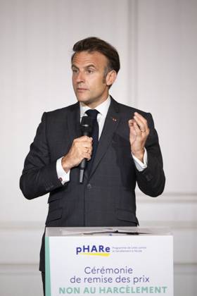 Non Au Harcelement Awards Ceremony - Paris French President Emmanuel Macron speaks at the No to Bullying award ceremony at the Elysee Palace in Paris, France, 21 May 2025. France s Ministry of National Education organizes each year the Non au harcelement (No to Bullying) contest in schools to raise awareness and promote values such as kindness and inclusion. Photo by Eliot Blondet ABACAPRESS.COM Paris France France  Copyright: xBlondetxEliot ABACAx