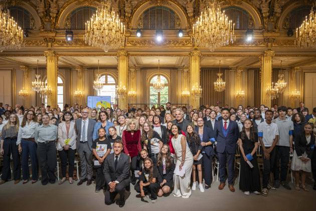 Non Au Harcelement Awards Ceremony - Paris French President Emmanuel Macron and wife Brigitte Macron at the No to Bullying award ceremony at the Elysee Palace in Paris, France, 21 May 2025. France s Ministry of National Education organizes each year the Non au harcelement (No to Bullying) contest in schools to raise awareness and promote values such as kindness and inclusion. Photo by Eliot Blondet ABACAPRESS.COM Paris France France  Copyright: xBlondetxEliot ABACAx