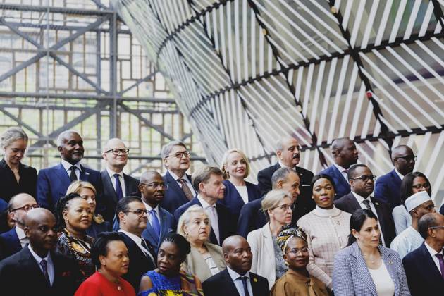 Johann Wadephul (CDU), Bundesaussenminister, aufgenommen beim Familienfoto im Rahmen des Treffens der Aussenministerinnen und Aussenminister der Europaeischen Union und der Afrikanischen Union in Bruessel, 21.05.2025. Fotografiert im Auftrag des Auswaertigen Amtes. Bruessel Belgien Copyright: xFlorianxGaertner AAx