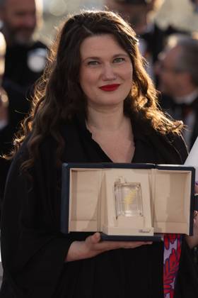 78. Internationalen Filmfestspiele von Cannes 2025 - Awards Cannes, Frankreich - 24.5.2024: Mascha Schilinski, Gewinnerin des Jury Preis für den Film Sound of Falling während des Photocalls mit den Awards während der Abschlusszeremonie während der 78. Internationalen Filmfestspiele von Cannes. Die 78. Internationalen Filmfestspiele von Cannes finden vom 13. bis 24. Mai 2025 statt. Provence-Alpes-Cote d Azur