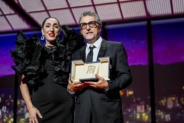 78eme Festival International du Film de Cannes Ceremonie de remise de prix 78th International Cannes Film Festival Closing ceremony and awards 445097 2025 05 24 France Mendonca Filho, Kleber de Palma, Rossy  Copyright: xSergexArnalx xStarfacex STAR_445097_071
