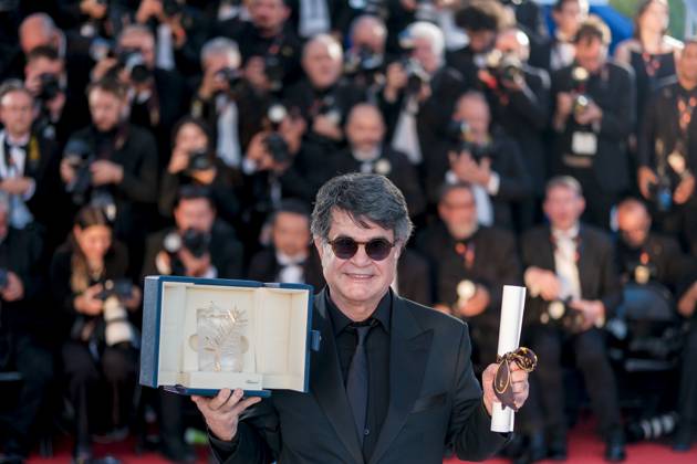 78eme Festival International du Film de Cannes Photocell des palmes 78th International Cannes Film Festival Photocall with winners Palme dOr pour son film Un simple accident 445099 2025 05 24 France Panahi, Jafar  Copyright: xFranckxBoutonnetx xStarfacex STAR_445099_047