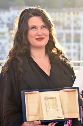 Mascha Schilinski mit dem Preis der Jury für In die Sonne schauen Sound of Falling beim Photocall mit den Preisträgern auf dem Festival de Cannes 2025 78. Internationale Filmfestspiele von Cannes am Palais des Festivals. Cannes, 24.05.2025