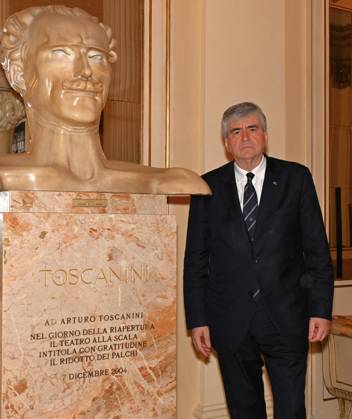 Milan,Italy Teatro alla Scala presentation of the 2025-2026 institutional season Milan, Italy Teatro alla Scala presentation of the 2025-2026 season institutional conference In the photo: Hon.Gianmarco Mazzi Undersecretary of State Ministry of Culture Milan Italy Copyright: xIPA ABACAx