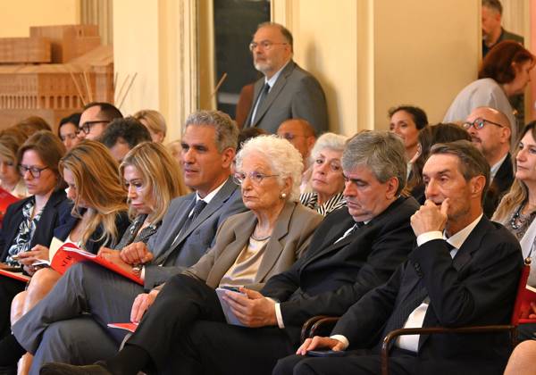 Milan,Italy Teatro alla Scala presentation of the 2025-2026 institutional season Milan, Italy Teatro alla Scala presentation of the 2025-2026 season institutional conference In the photo: institutions present during the conference Milan Italy Copyright: xIPA ABACAx