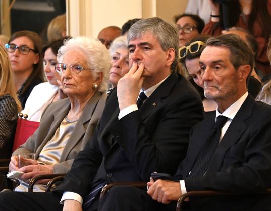 : Milan, Italy Teatro alla Scala presentation of the 2025-2026 season institutional conference In the photo:books - ZUMAp169 20240525_zea_p169_1395 Copyright: xNickxZonnax