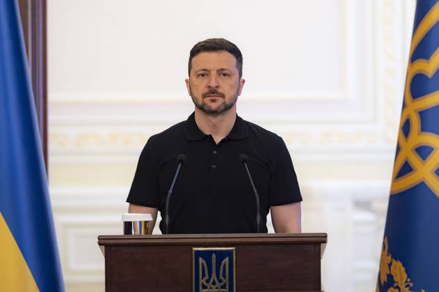 May 27, 2025, Kyiv, Kiev Oblast, Ukraine: Ukrainian President Volodymyr Zelenskyy, stands for a moment of silence during an awards ceremony honoring Special Operation Forces and family members at the Awards Hall of the Mariinsky Palace, May 27, 2025, in Kyiv, Ukraine. Zelenskyy decreed that May 27th will now be Special Operation Forces day. Kyiv Ukraine - ZUMAp138 20250527_zaa_p138_002 Copyright: xUkrainexPresidency UkrainianxPrex