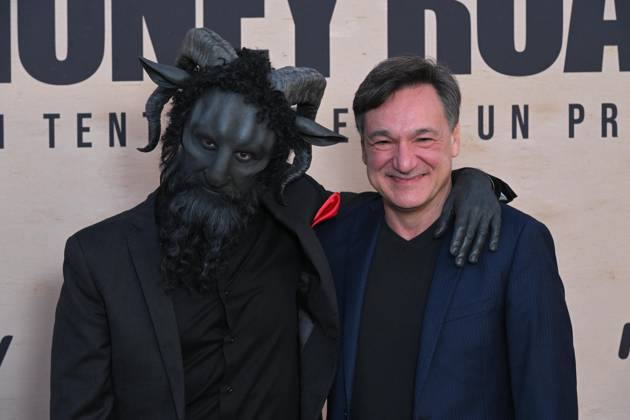 Entertainment Themen der Woche KW22 Bilder des Jahres 2025, Entertainment 05 Mai Entertainment Bilder des Tages Milan, Party for the TV show Money road Milan, Party for the TV show Money road , Sky - Fabio Caressa with the Devil tempter Milan Italy  Copyright: xIPA ABACAx