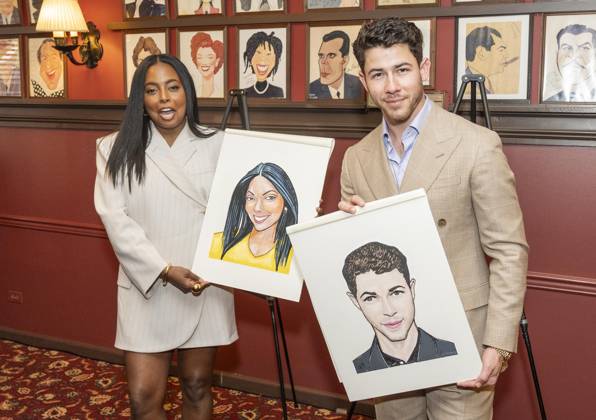 Entertainment Themen der Woche KW22 Bilder des Jahres 2025, Entertainment 05 Mai Entertainment Bilder des Tages May 29, 2025, New York, New York, USA: Adrienne Warren and Nick Jonas attend celebration of the stars of The Last Five Years by unveiling of their caricatures at Sardi s in New York on May 29, 2025 New York USA - ZUMAr339 20250529_znp_r339_020 Copyright: xLevxRadinx