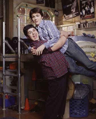 Drake & Josh - filmstill DRAKE BELL & JOSH PECK in Drake & Josh Copyright: xSuppliedxbyxCapitalxPicturesx
