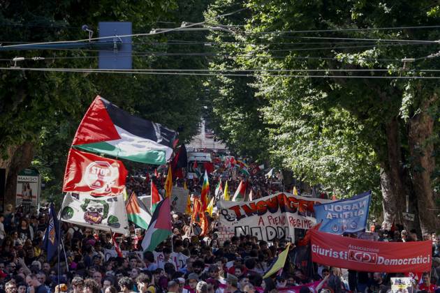 Demonstration against the Italian government s security decree in Rome ROME, ITALY - MAY 31: Palestinian flags are seen during a demonstration against the Italian government s security decree in Rome, Italy, on May 31, 2025. Riccardo De Luca Anadolu Rome Italy. Editorial use only. Please get in touch for any other usage. Copyright: x2025xAnadoluxRiccardoxDexLucax