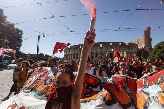 Demonstration against the Italian government s security decree in Rome ROME, ITALY - MAY 31: Protesters attend a demonstration against the Italian government’s security decree in Rome, Italy, on May 31, 2025. Riccardo De Luca Anadolu Rome Italy. Editorial use only. Please get in touch for any other usage. Copyright: x2025xAnadoluxRiccardoxDexLucax