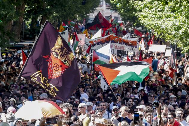 Demonstration against the Italian government s security decree in Rome ROME, ITALY - MAY 31: Palestinian flags are seen during a demonstration against the Italian government s security decree in Rome, Italy, on May 31, 2025. Riccardo De Luca Anadolu Rome Italy. Editorial use only. Please get in touch for any other usage. Copyright: x2025xAnadoluxRiccardoxDexLucax