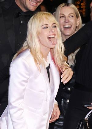 78ème Festival International du Film de Cannes Kristen Stewart Montée des marches du film Bono Stories of Surrender lors du 78ème Festival International du Film de Cannes, au Palais des Festivals à Cannes Le 16 mai 2025 Photo BestImage Red carpet for the movie Bono Stories of Surrender during the 78th Cannes International Film Festival at the Palais des Festivals in Cannes, France On may 16th 2025 Cannes France  Copyright: xDenisxGuignebourgx xBestimagexDenisxGuignebourgx xBestimagex