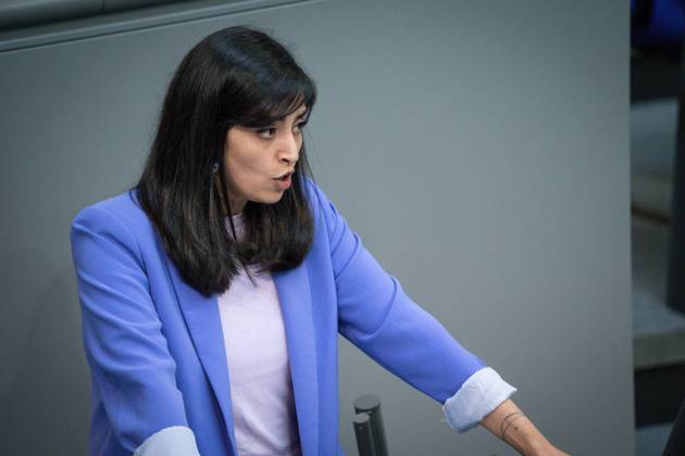 Deutscher Bundestag, 10. Plenarsitzung Rasha Nasr (SPD) im Portrait bei seiner Rede zum Tagesordnungspunkt Aktuelle Stunde zur humanitaeren Katastrophe in Gaza bei der 10. Sitzung des Deutschen Bundestag in Berlin, 05.06.2025 Berlin Berlin Deutschland