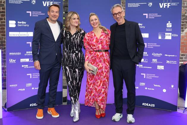 Entertainment Themen der Woche KW23 Entertainment Bilder des Tages Rolf Hellgardt, Lisa Feller, Ruth Moschner und Axel Kuehn bei der Verleihung von Der Deutsche Entertainment Award am 5.06.2025 im Harbour Club in Koeln Deutscher Entertainment Award 2025 in Koeln