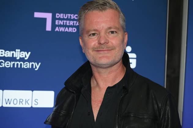 Schauspieler Andre Dietz kommt zur Preisverleihung Deutscher Entertainment Award 2025