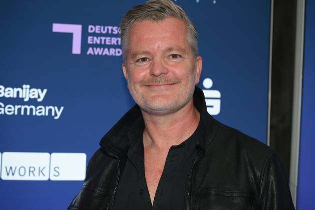 Schauspieler Andre Dietz kommt zur Preisverleihung Deutscher Entertainment Award 2025