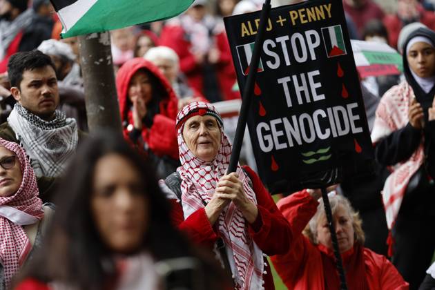 Bilder des Jahres 2025, News 06 Juni News Themen der Woche KW23 News Bilder des Tages FREE PALESTINE RALLY, Demonstrators gather during a Pro-Palestine rally for Gaza in Melbourne, Sunday, June 8, 2025. ( NO ARCHIVING MELBOURNE VICTORIA AUSTRALIA  Copyright: xCONxCHRONISx 20250608158967972761