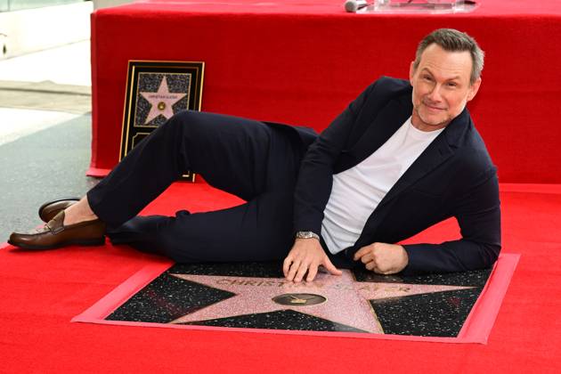 Bilder des Jahres 2025, Entertainment 06 Juni Entertainment Themen der Woche KW24 Entertainment Bilder des Tages Christian Slater was honored by receiving the 2,815th star on the Hollywood Walk of Fame on Monday, June 9, 2025 in Los Angeles, CA.  LAP20250609611 JohnxMcCoy