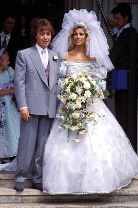 RECORD DATE NOT STATED Bill Wyman & Mandy Smith s wedding BILL WYMAN ( THE ROLLING STONES ) & MANDY SMITH s Wedding Ref: 026 wedding dress, eighties fashion, bouquet, flowers London Great Britain Copyright: x PhilxLoftus CapitalxPicturesx