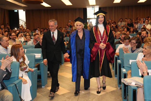 Milan, University of Studies, Awarding of the Honorary Master s Degree in Music, Culture, Media Performance to Ornella Vanoni, pictured with Fresu and Marina Brambilla  Copyright: xDuilioxPiaggesix xipa-agency.netx xDuilioxPiaggesix IPA_Agency_IPA58927471