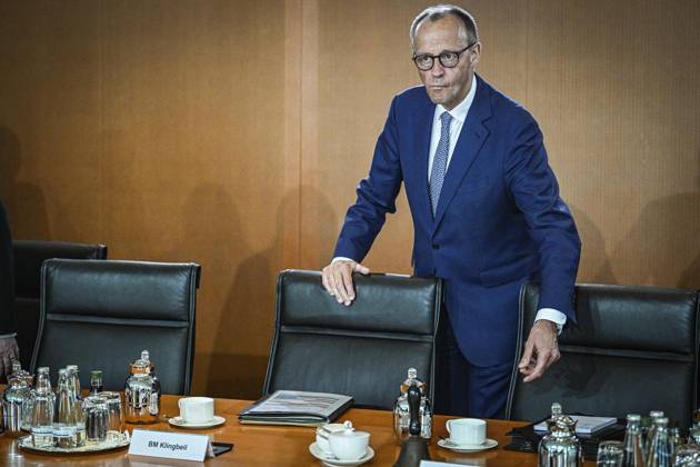 Bundeskabinett ** NUR FÜR REDAKTIONELLE ZWECKE ** EDITORIAL USE ONLY **<p>Bundeskanzler Friedrich Merz (CDU) nimmt an der Sitzung des Bundeskabinetts im Bundeskanzleramt teil., fotografiert am 11.06.2025 in Berlin.< p> Politik, Regierung Berlin Berlin Berlin Copyright: MaurizioxGambarini